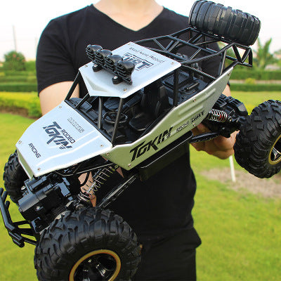 Oversized remote control car drift off-road vehicle four-wheel drive climbing big car high-speed racing boy charging toy car