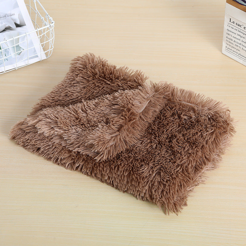 Thick pet blanket, warm cat and dog plush kennel mat, soft pet bedding, plush pet blanket