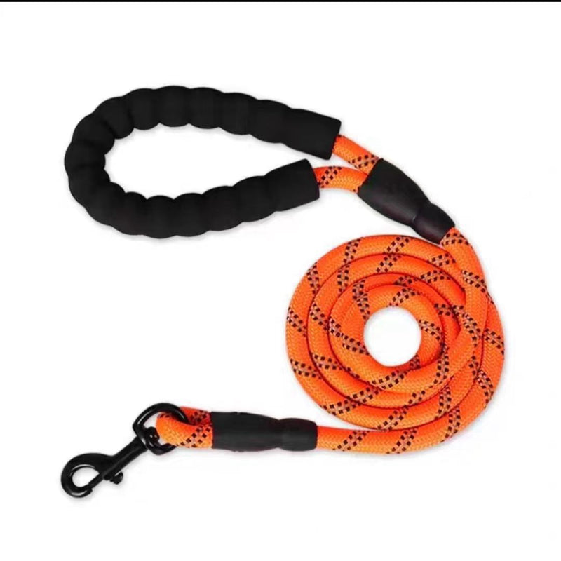 Pet supplies reflective traction rope multi-color nylon round rope large and medium-sized explosion-proof dog rope foam handle traction belt