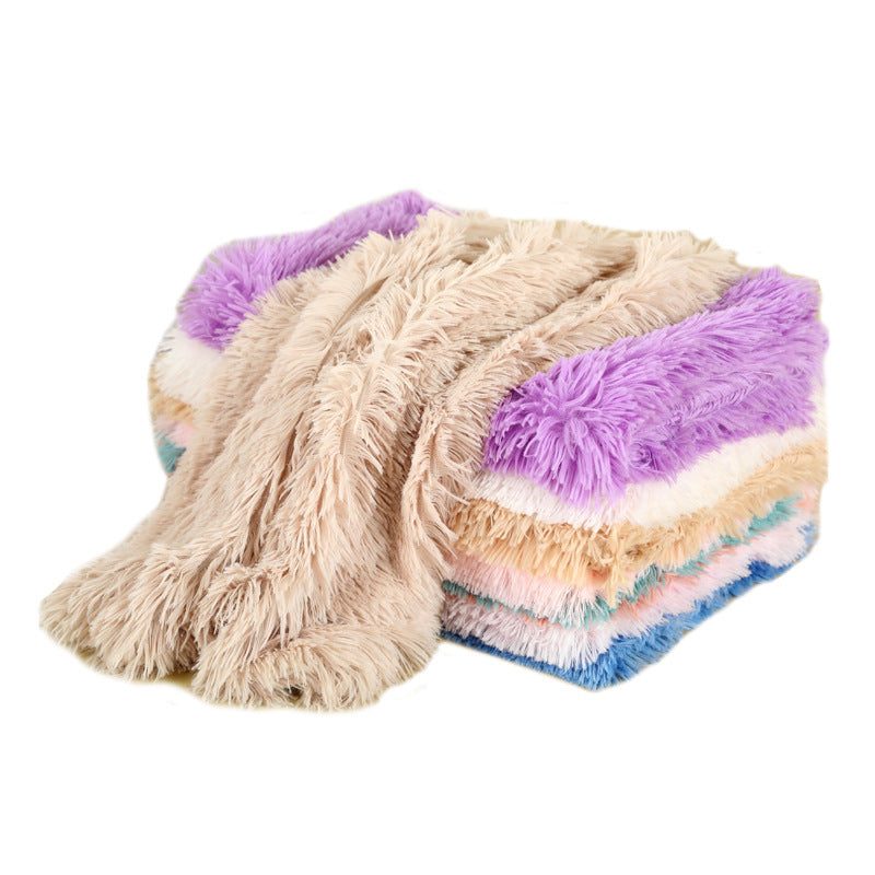 Thick pet blanket, warm cat and dog plush kennel mat, soft pet bedding, plush pet blanket